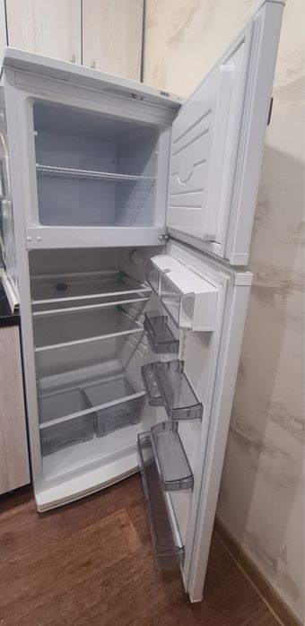 холодильник срочно продаем