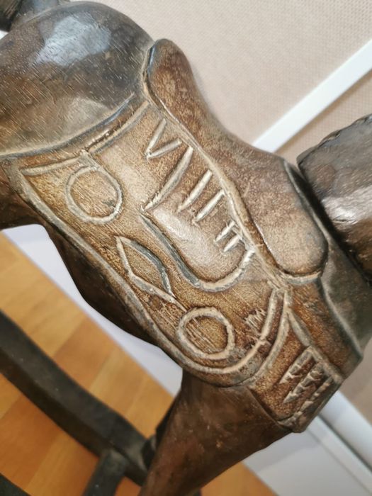 Антикварно Дървено люлеещо се конче в кафяв цвят играчка фигура декор