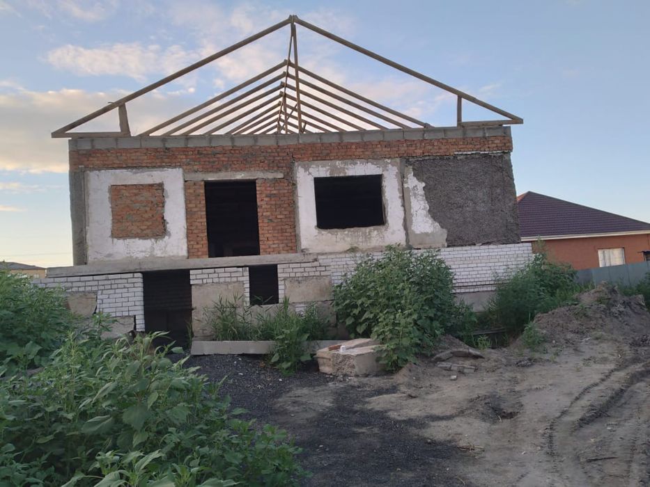 Продам дом недостроенный