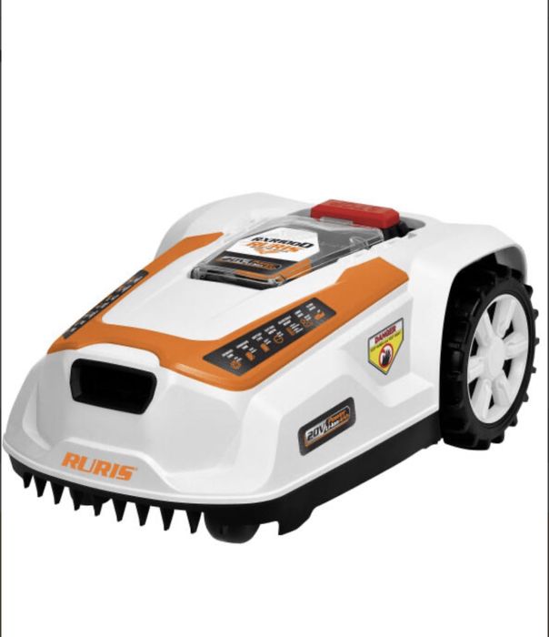 robot tuns gazonul / gradina