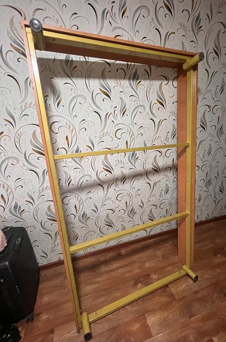 Кровать полуторка.