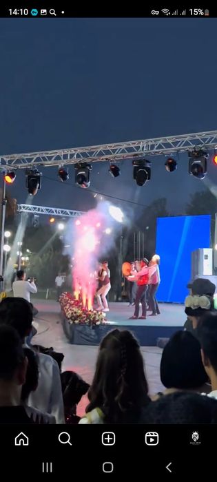 Ochilish marosimi konsert shou svetamuzika sahna oformleniya