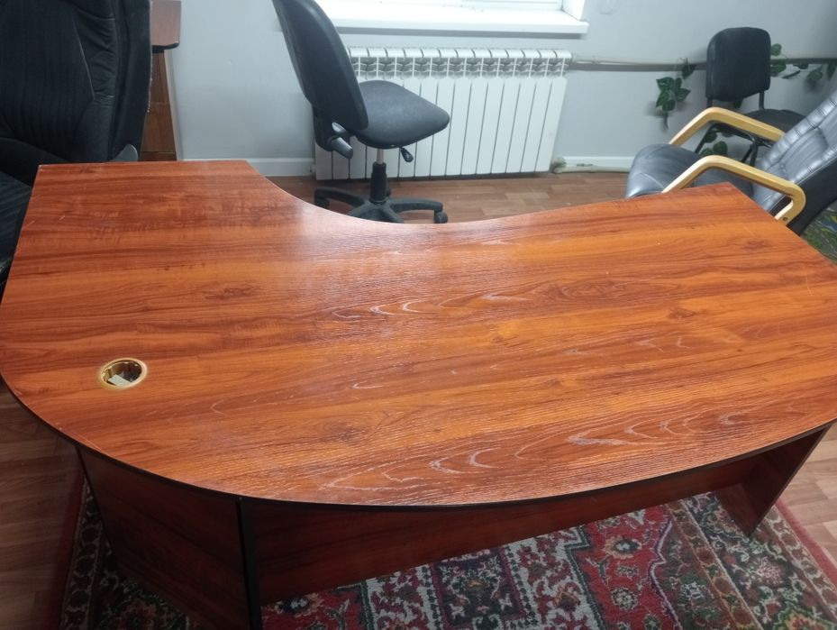 Офисный стул, очень качественно