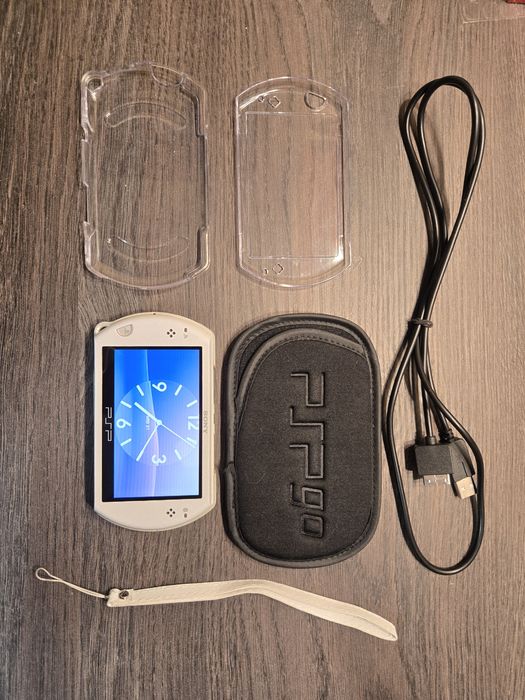 Psp GO с аксесоари