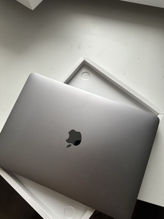 Продам MacBook Pro M1