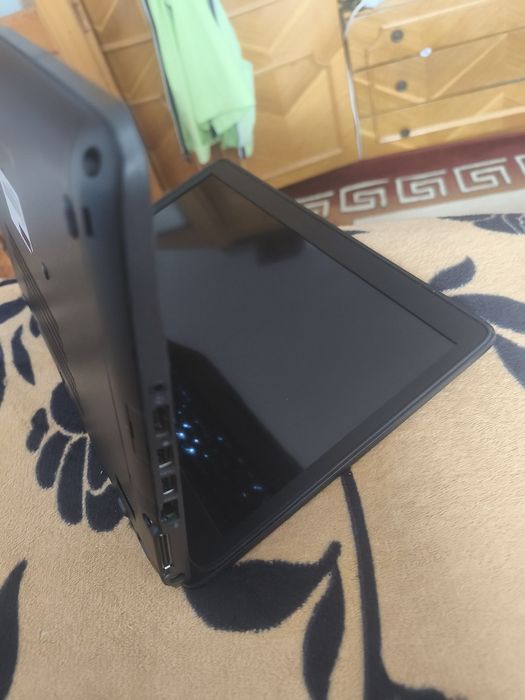 Vând HP Z Book 14