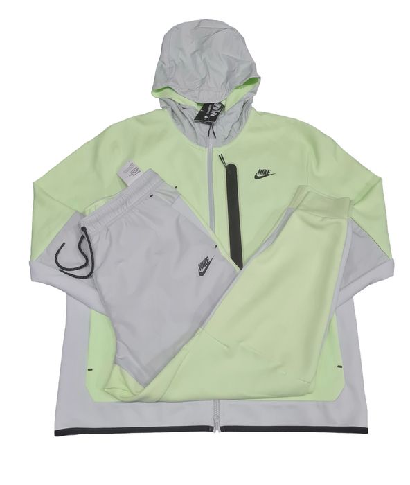Мъжки Екип Nike Tech Fleece 

Чисто нов с етикети. 

Размер XL

Цена 2