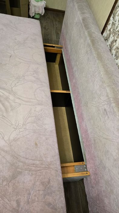 Отдам бесплатно диван б/у