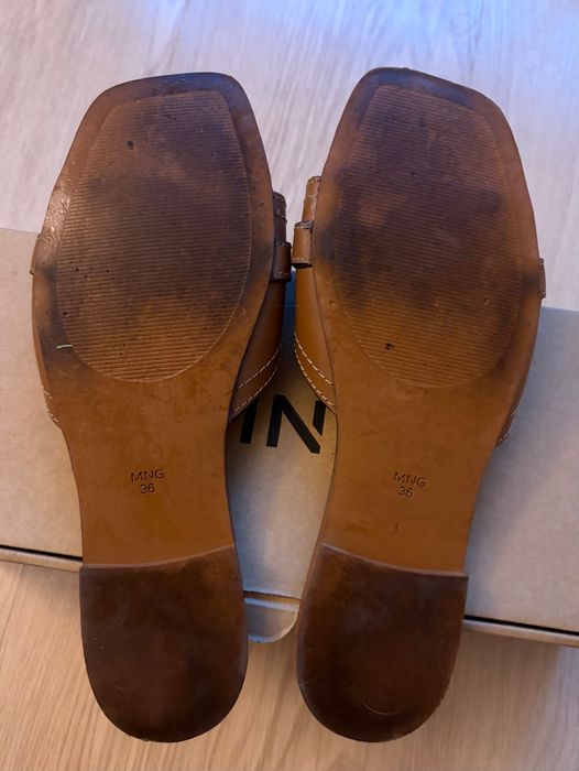 Чехли от естествена кожа Mango