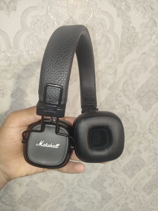 Без проводные наушники Marshall оригинал