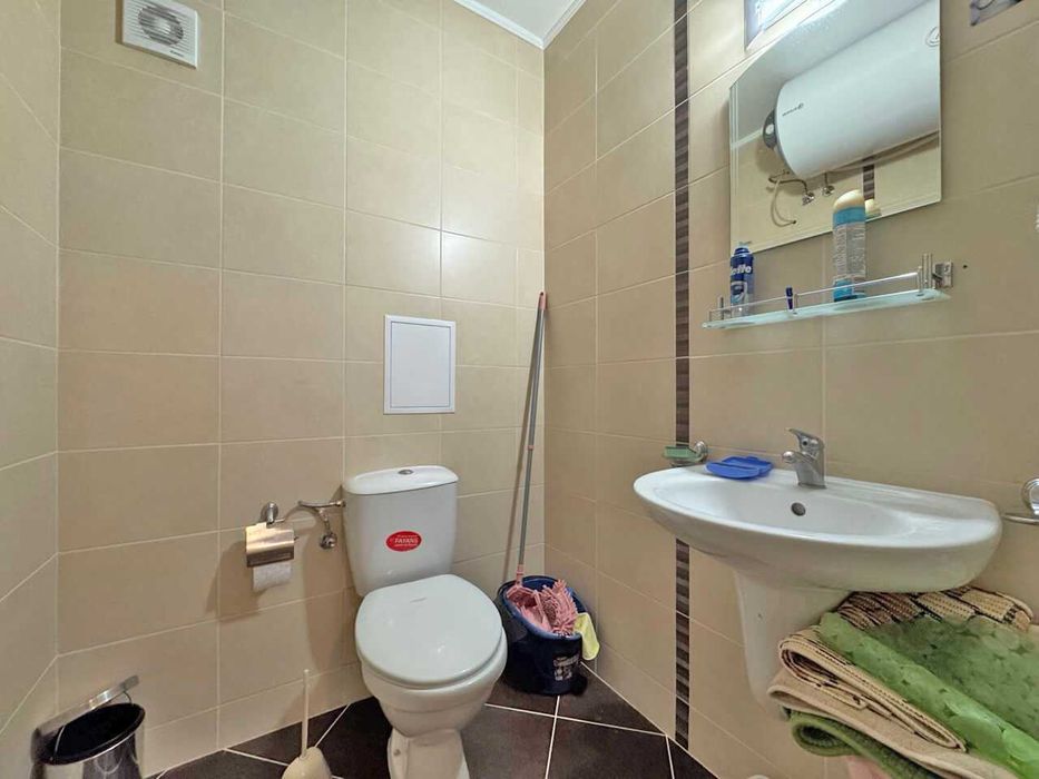 Тристаен апартамент в централната част на комплекса, Ниска такса