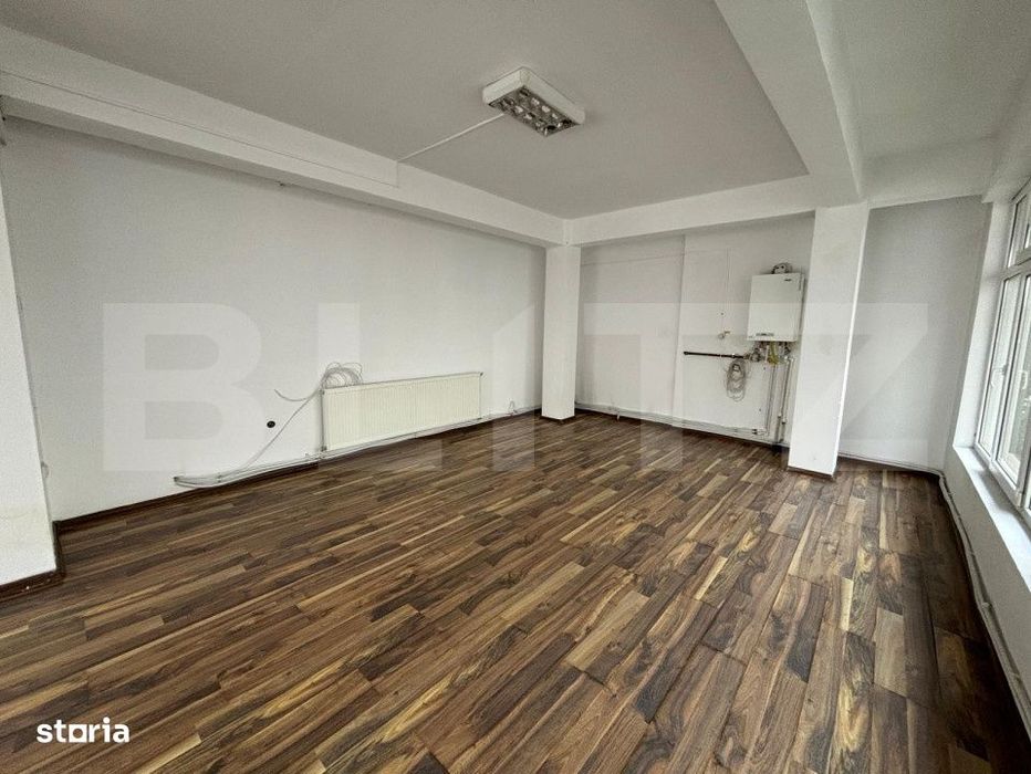 Spatiu comercial de vanzare, 5 incaperi, 220 mp, zona centrala