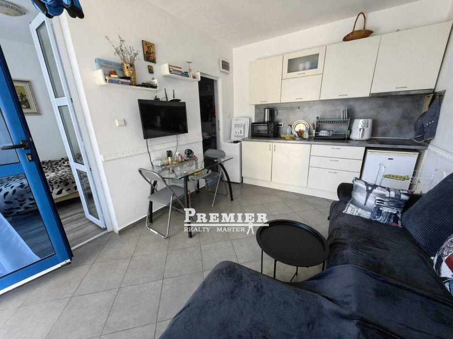Продава се Двустаен апартамент в Поморие - 40 кв.м за 1700 €/кв.м - Снимка #1
