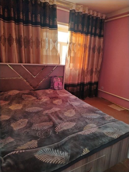 4 этажли домни 4 этажи 3 хонали квартира сотилади