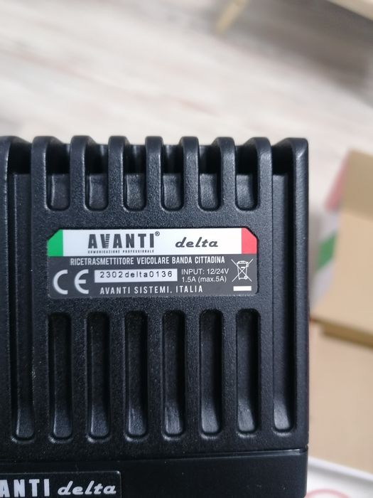 Vând Stație CB Avanti +Antena+Baza
