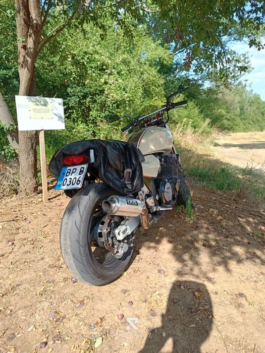 Продавам Yamaha XJR 1200