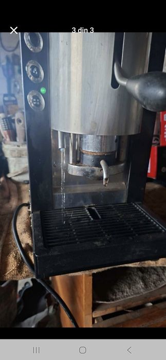De vânzare aparat cafea și apă caldă separat