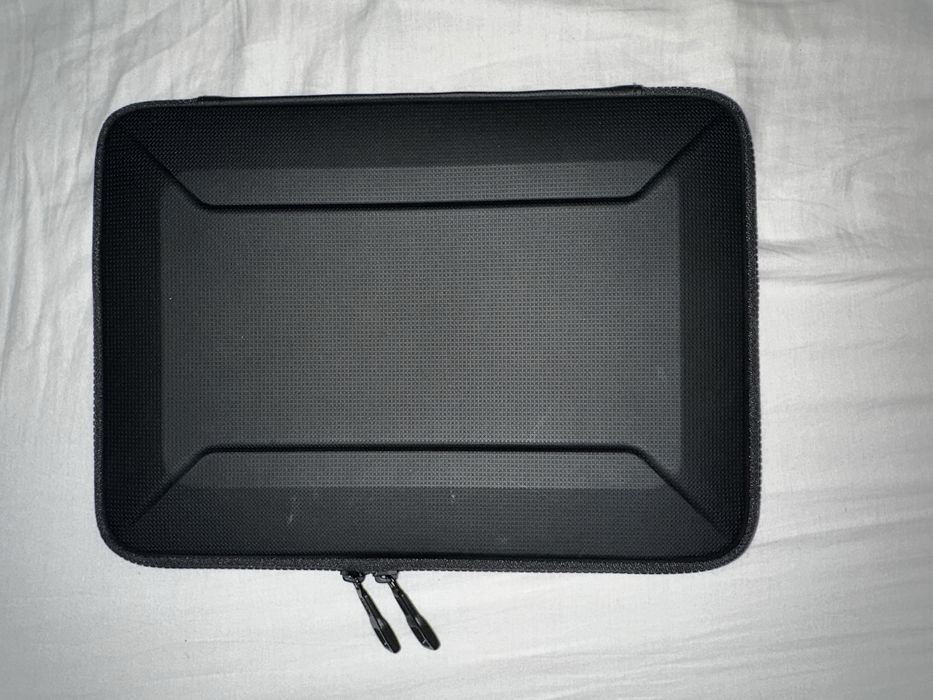 Geanta Thule pt laptop