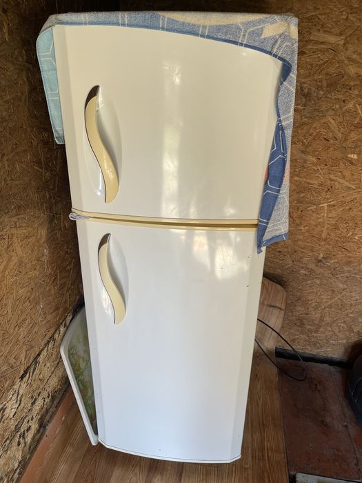 Продам холодильник