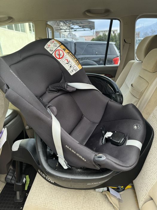 Столче за кола  и база