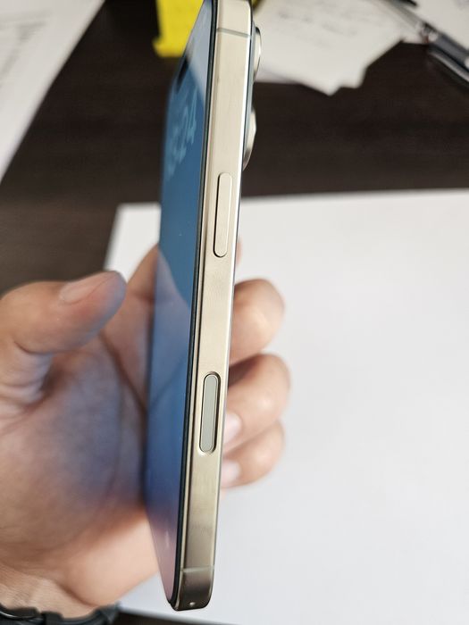 iPhone 16 pro 256gb
