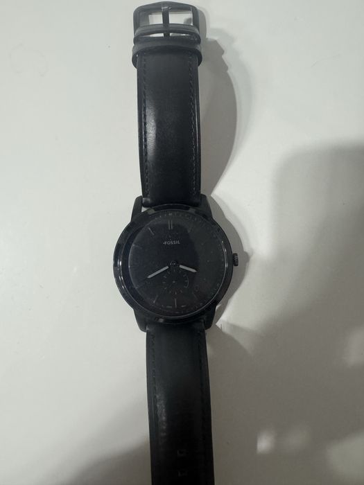 Ceas fossil negru