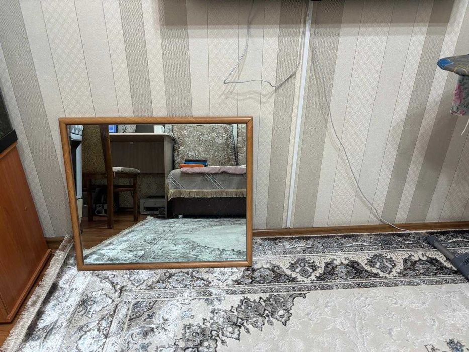 Продам зеркало б/у размером 70*60