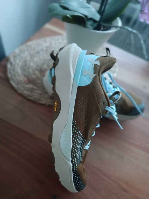 Маратонки under armour