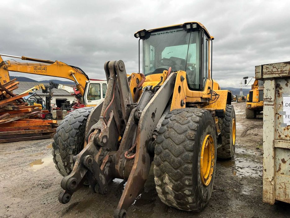 Cilindru hidraulic incarcator frontal Volvo L 110 E