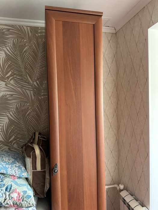 Продам шкафы плательные