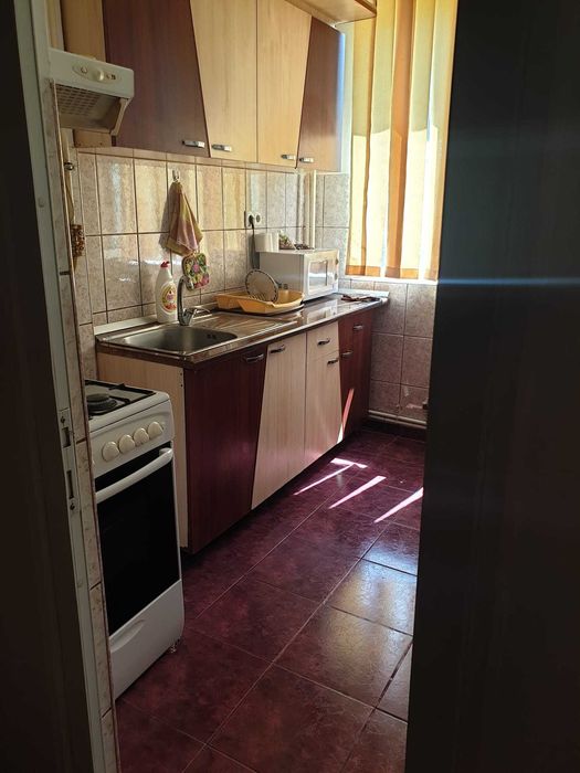 Inchiriez apartament - central - direct proprietar