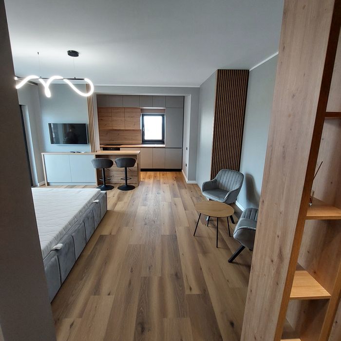 Inchiriez apartament