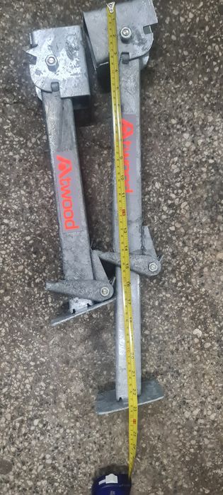 Стабилизиращи крака за кемпер или каравана