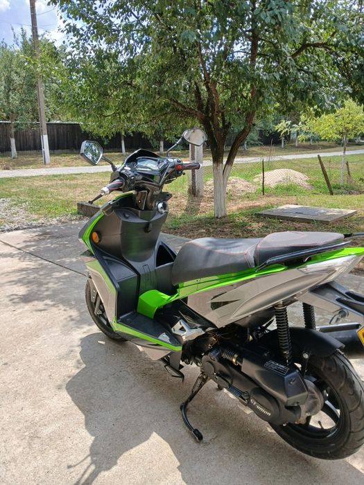 Vând Scuter GT-UNION