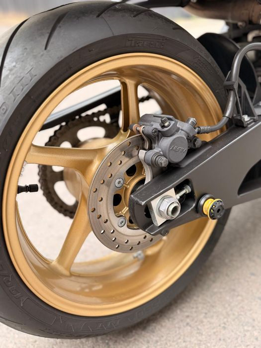 Спортбайк Yamaha YZF R1