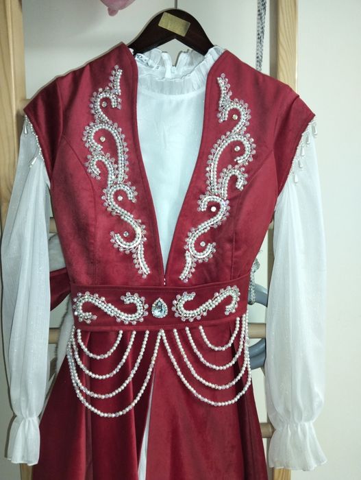 Прокат платьев и костюмов