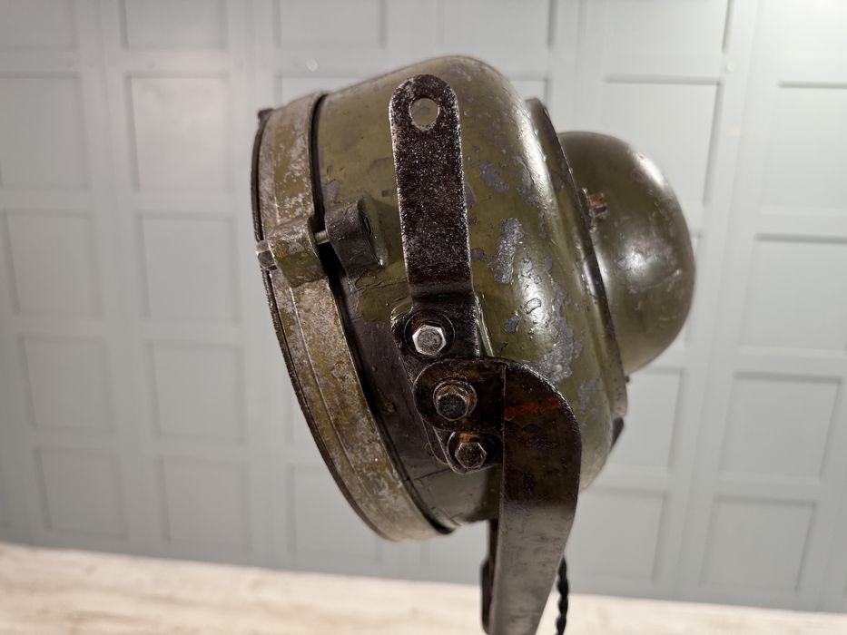 Лампион в индустриален стил - фар от танк Р398