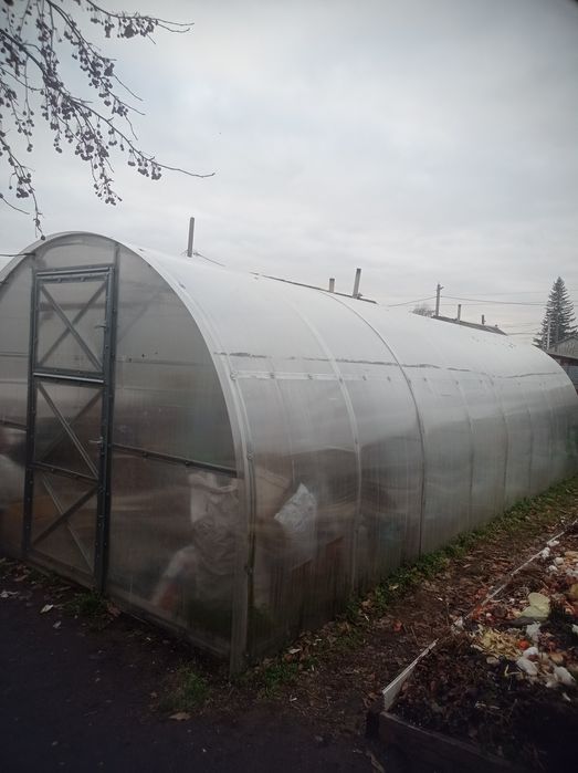 Большая теплица из поликарбоната