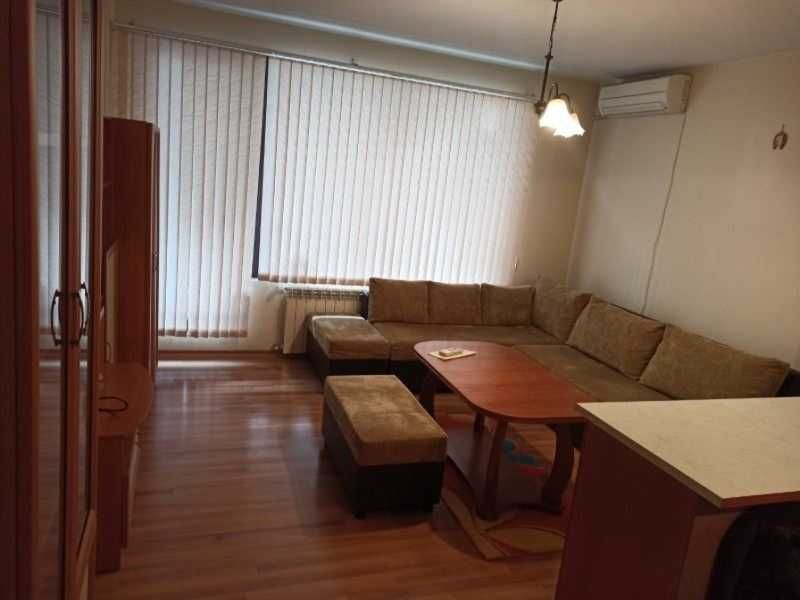 Тристаен апартамент под наем ж.к. Банишора