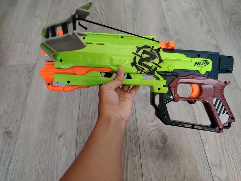 Nerf / пистолет / и арбалет / zombie strike