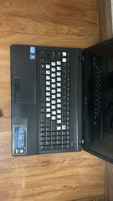 Ноутбук ASUS  в отлисном состоянии