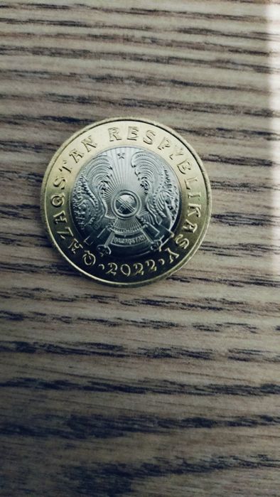 Монета кз 100 тг для коллекция