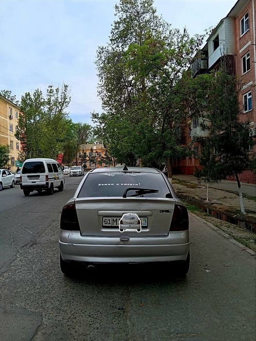 Opel Astra G kulrang Motor 1.6 yili 2001