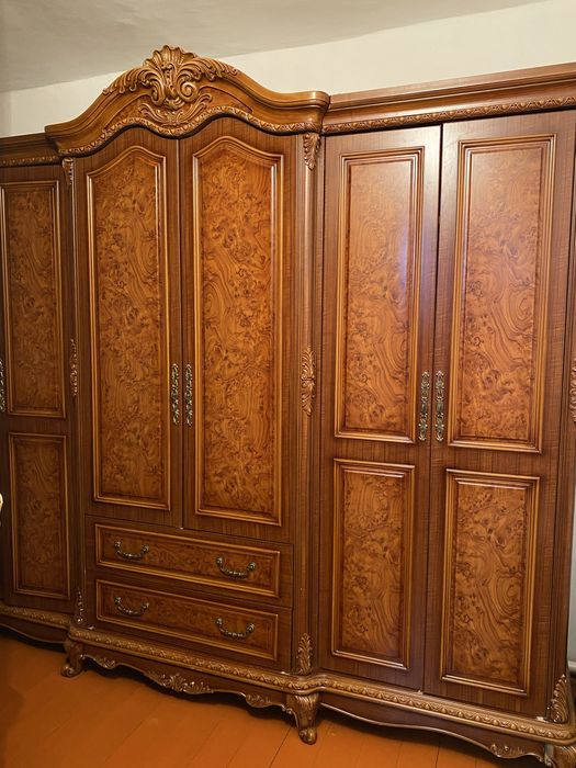 Спальный гарнитур