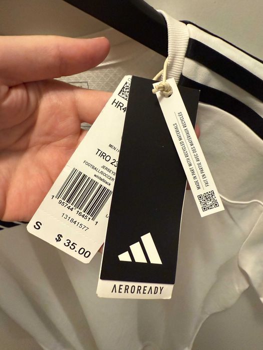 Vând tricou Adidas, NOU și ORIGINAL, adus din SUA, mărimea S