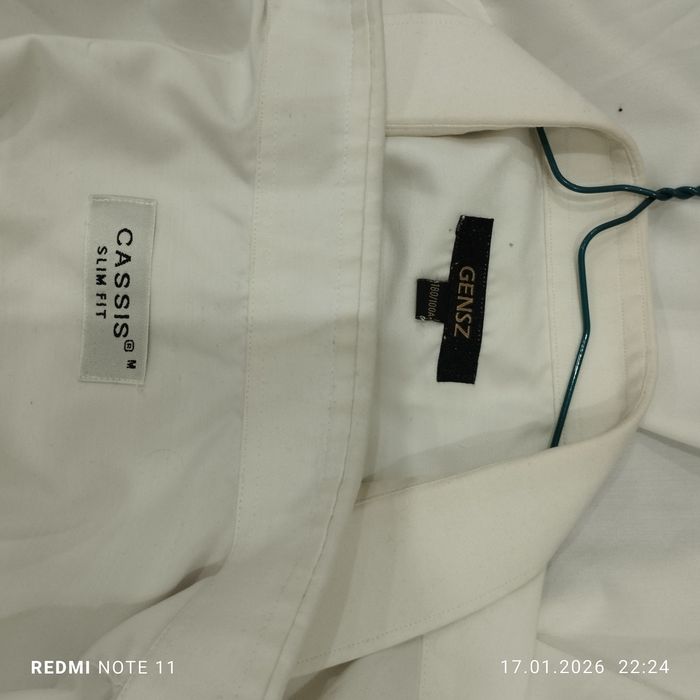 Пальто и белые рубашки