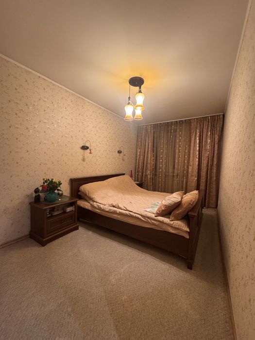 Продам 3 комн. квартиру в центре