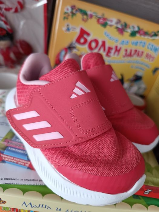 Маратонки Adidas  ном 24