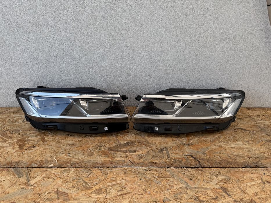 SET Far stanga dreapta VW Touareg III 761 CR7 Full LED Original Europa