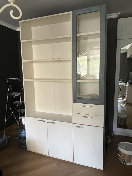 Кнтжный шкаф и пенал